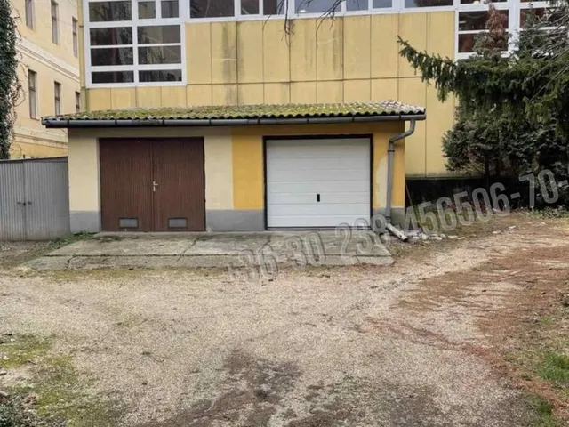 Eladó garázs Eger, Belváros 18 nm