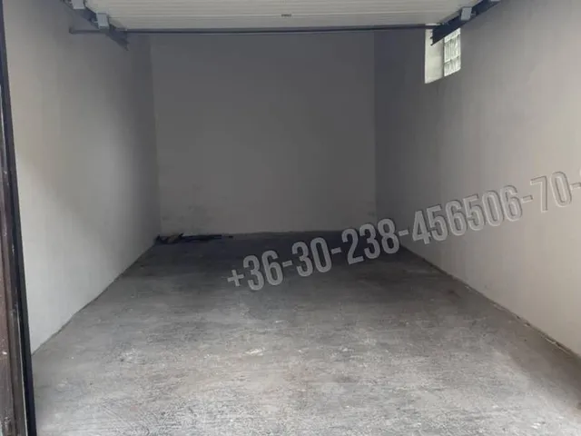 Eladó garázs Eger, Belváros 18 nm