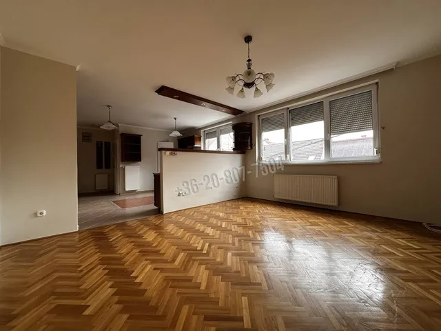 Eladó lakás Eger, Károlyváros 135 nm