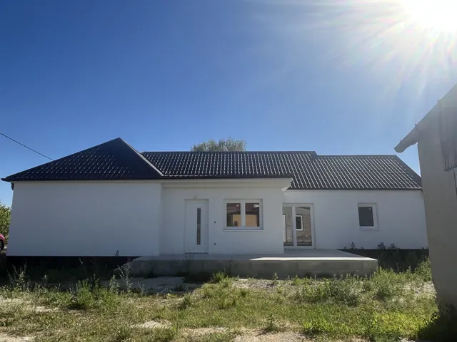 Eladó ház Gyömöre 103 nm