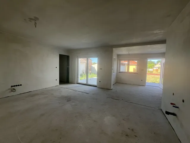 Eladó ház Gyömöre 103 nm