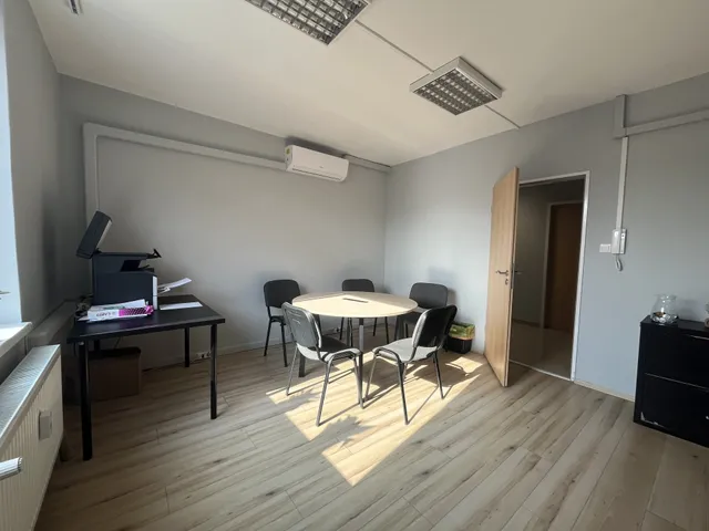 Kiadó kereskedelmi és ipari ingatlan Győr, Belváros 69 nm