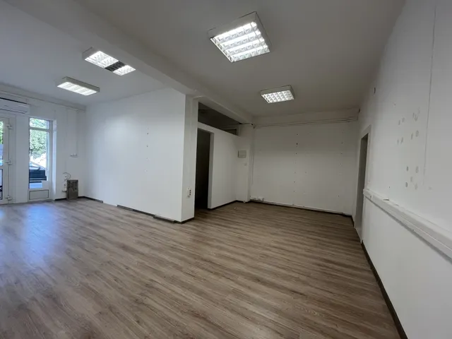 Kiadó kereskedelmi és ipari ingatlan Győr, Belváros 77 nm