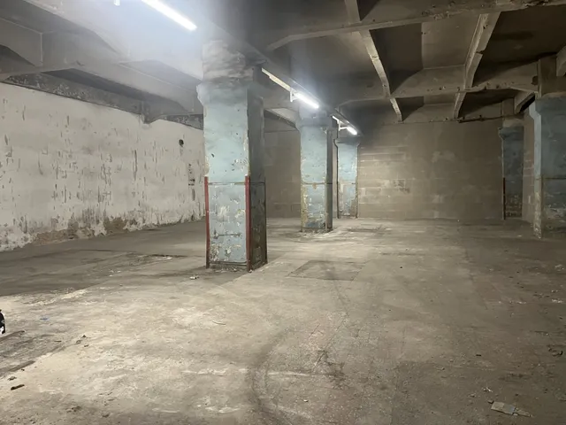 Kiadó kereskedelmi és ipari ingatlan Győr, Nádorváros 150 nm