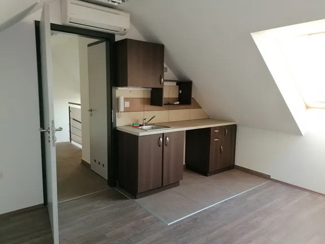 Kiadó kereskedelmi és ipari ingatlan Győr, Szabadhegy, Szent Imre út 35 nm