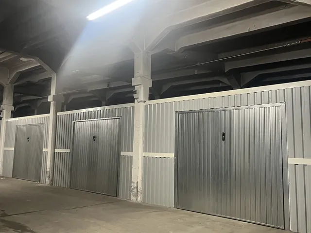 Kiadó garázs Győr, Nádorváros 25 nm