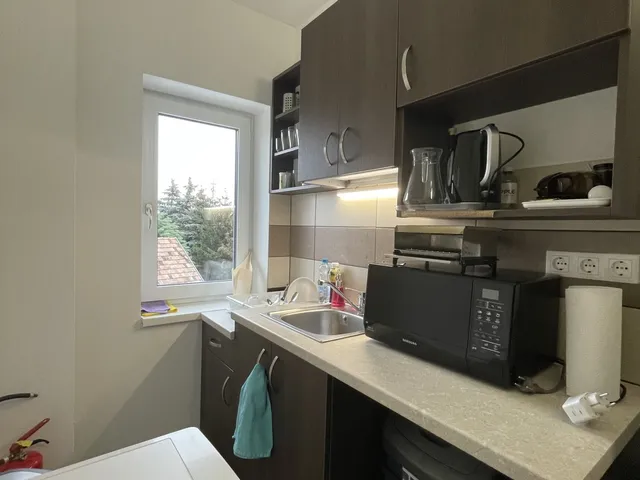 Kiadó kereskedelmi és ipari ingatlan Győr, Szabadhegy, Szent Imre út 67 nm