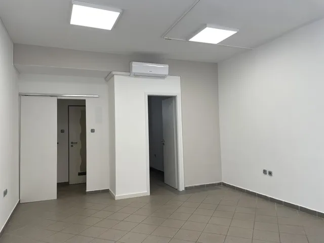 Kiadó kereskedelmi és ipari ingatlan Győr, Belváros 33 nm