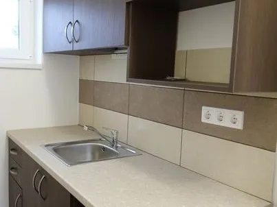 Kiadó kereskedelmi és ipari ingatlan Győr, Szabadhegy 68 nm