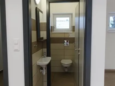 Kiadó kereskedelmi és ipari ingatlan Győr, Szabadhegy, Szent Imre út 68 nm