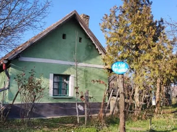 Eladó telek Lesencefalu 2100 nm