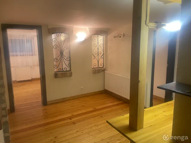 Kiadó kereskedelmi és ipari ingatlan Budapest II. kerület, Kurucles 50 nm