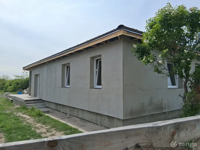 Eladó ház Perkáta 120 nm