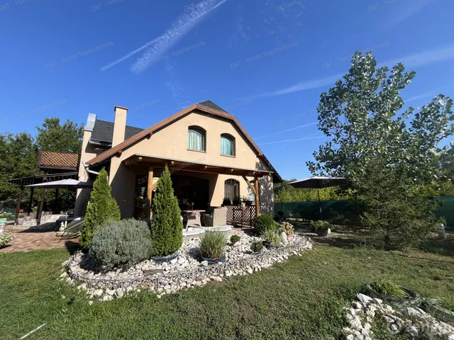 Eladó ház Solt 254 nm