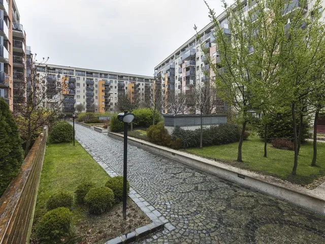 Eladó garázs Budapest III. kerület, Óbuda 13 nm