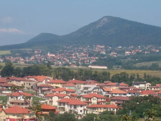 Eladó telek Üröm 805 nm