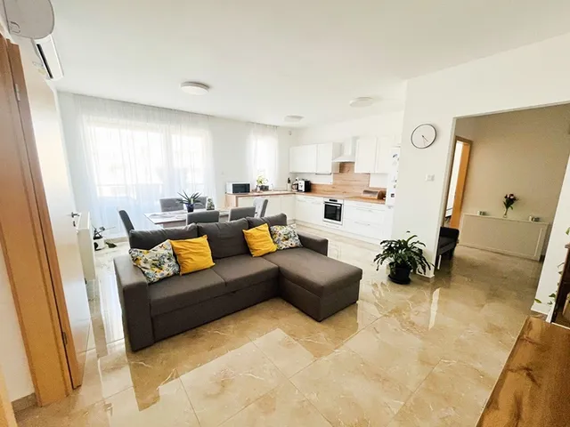 Kiadó lakás Debrecen, Belváros 75 nm