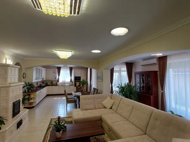Eladó ház Nyíregyháza, Korányi-kertváros 290 nm