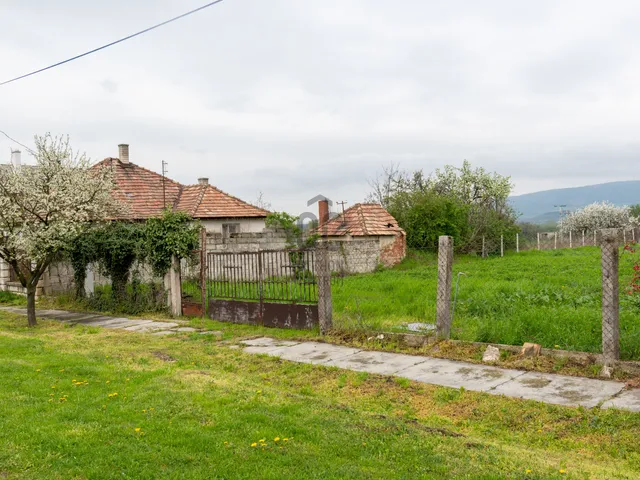 Eladó telek Bodajk 1010 nm