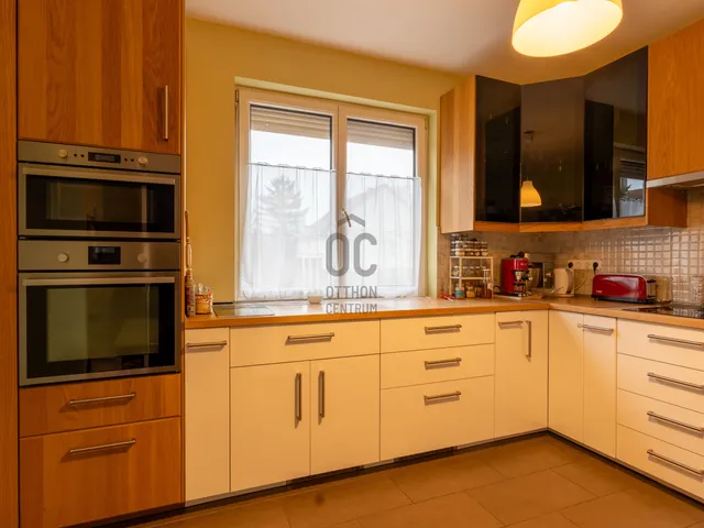 Eladó ház Úrhida 150 nm