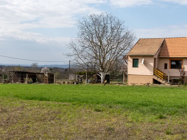 Eladó telek Gárdony 1898 nm