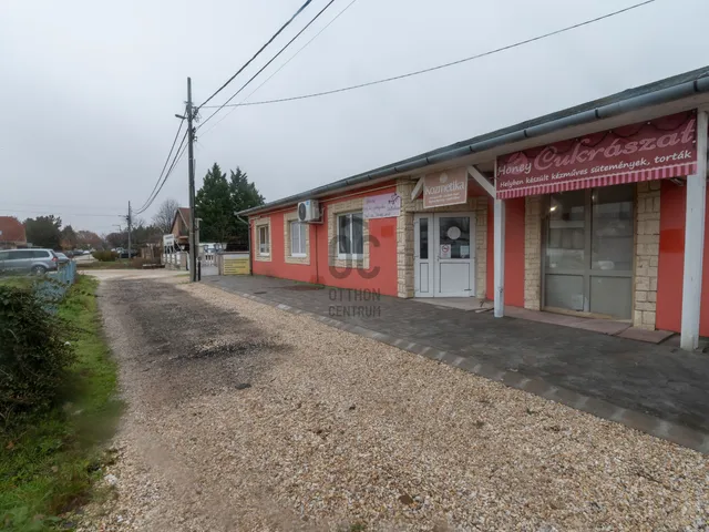 Eladó kereskedelmi és ipari ingatlan Gárdony 440 nm