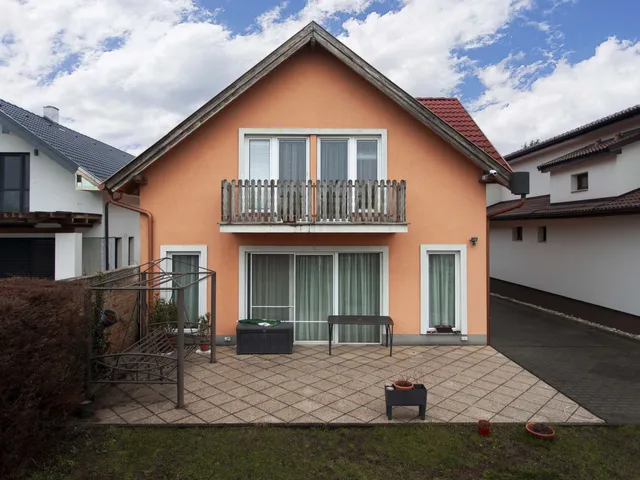 Eladó ház Győr, Szabadhegy 248 nm