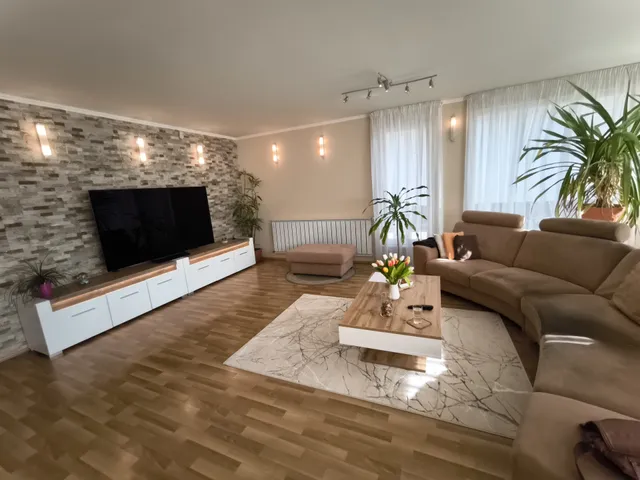 Eladó ház Győr, Szabadhegy 248 nm