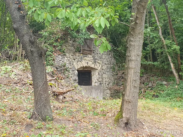 Eladó telek Gyulakeszi 2320 nm