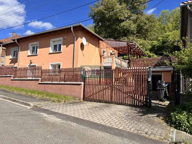 Eladó ház Ózd 216 nm
