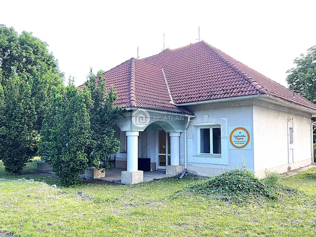 Eladó ház Nyékládháza 260 nm