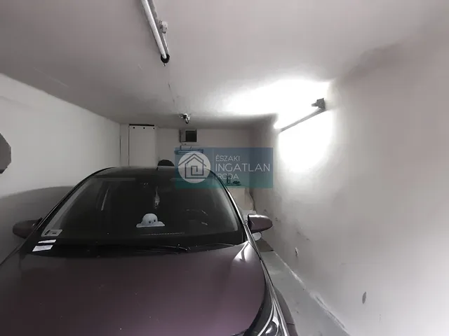 Eladó garázs Kazincbarcika, Csók István út 18 nm