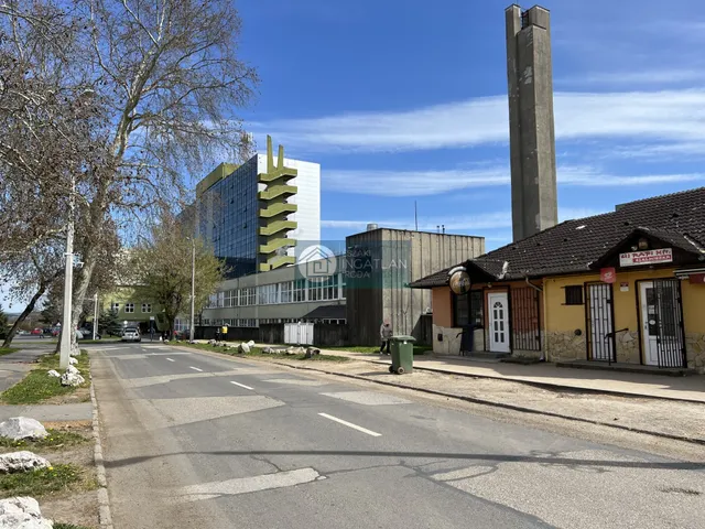 Eladó kereskedelmi és ipari ingatlan Kazincbarcika 40 nm