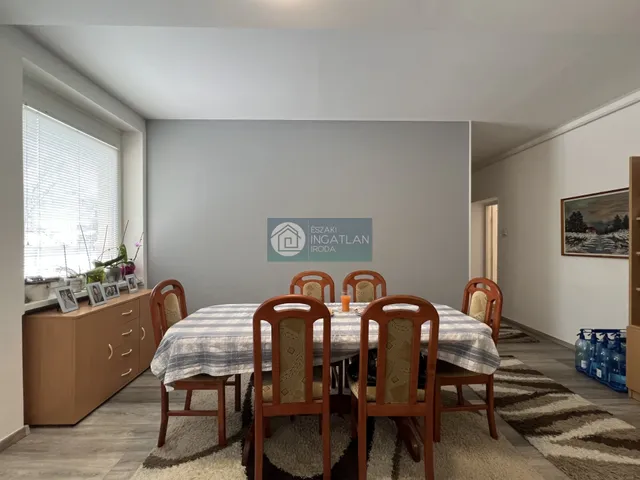 Eladó lakás Kazincbarcika, Építők útja 54 nm