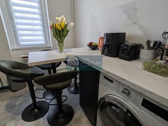 Eladó lakás Kazincbarcika, Béke tér 57 nm