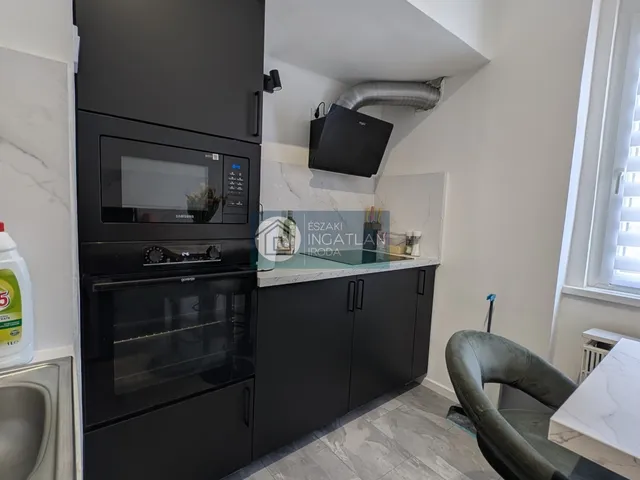 Eladó lakás Kazincbarcika, Béke tér 57 nm