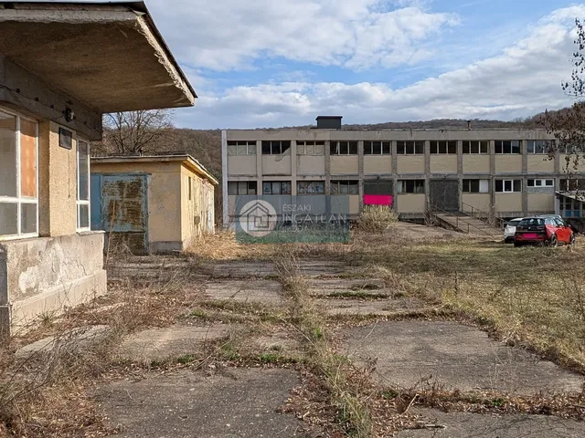 Eladó kereskedelmi és ipari ingatlan Kazincbarcika, Tardonai út 2400 nm