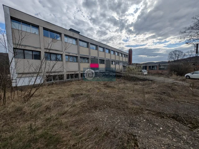 Eladó kereskedelmi és ipari ingatlan Kazincbarcika, Tardonai út 2400 nm