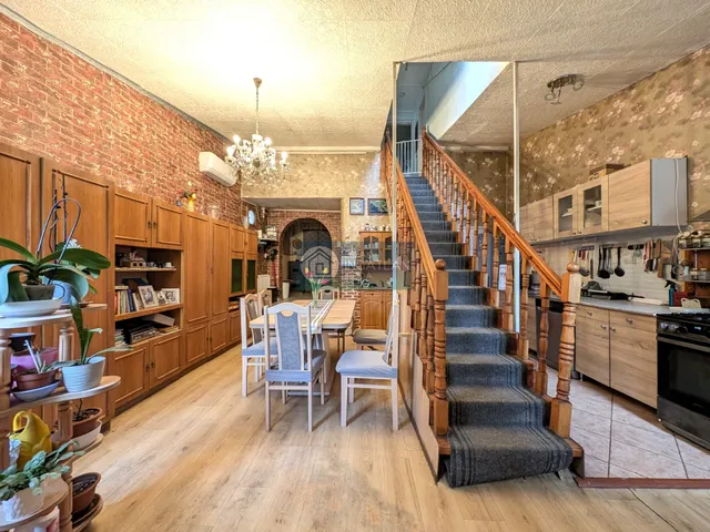 Eladó ház Kazincbarcika, Diófasor út 90 nm