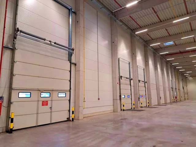 Kiadó kereskedelmi és ipari ingatlan Budapest XV. kerület, Rákospalota 2175 nm