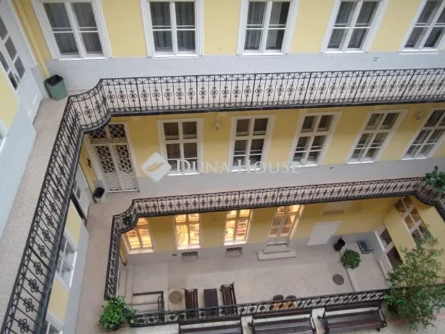 Kiadó kereskedelmi és ipari ingatlan Budapest VII. kerület 370 nm