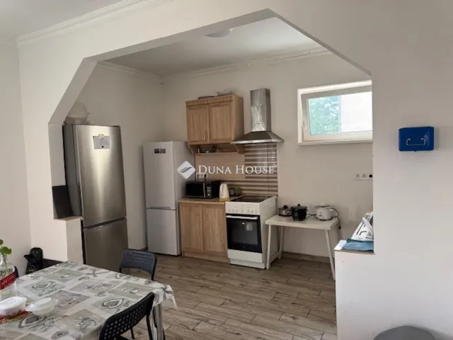 Eladó kereskedelmi és ipari ingatlan Vecsés 254 nm