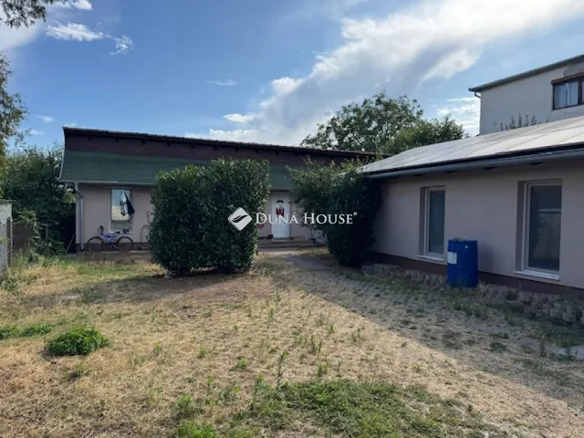 Eladó kereskedelmi és ipari ingatlan Vecsés 254 nm