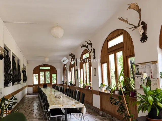 Eladó kereskedelmi és ipari ingatlan Újlengyel 2000 nm