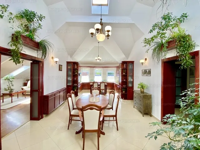 Eladó lakás Budapest XVI. kerület, Rákosszentmihály 140 nm