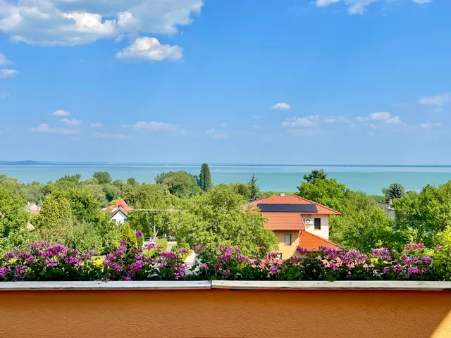 Eladó ház Balatongyörök 360 nm