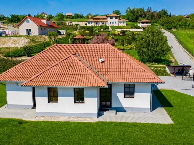 Eladó ház Alsópáhok 90 nm