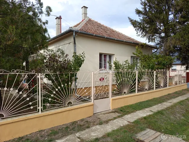 Eladó ház Tiszasüly 100 nm