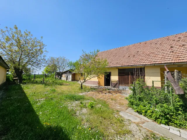 Eladó ház Újtelek, Munkácsy utca 112 nm