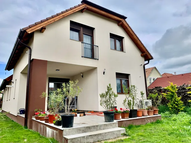 Eladó ház Fót, Kisalag 140 nm